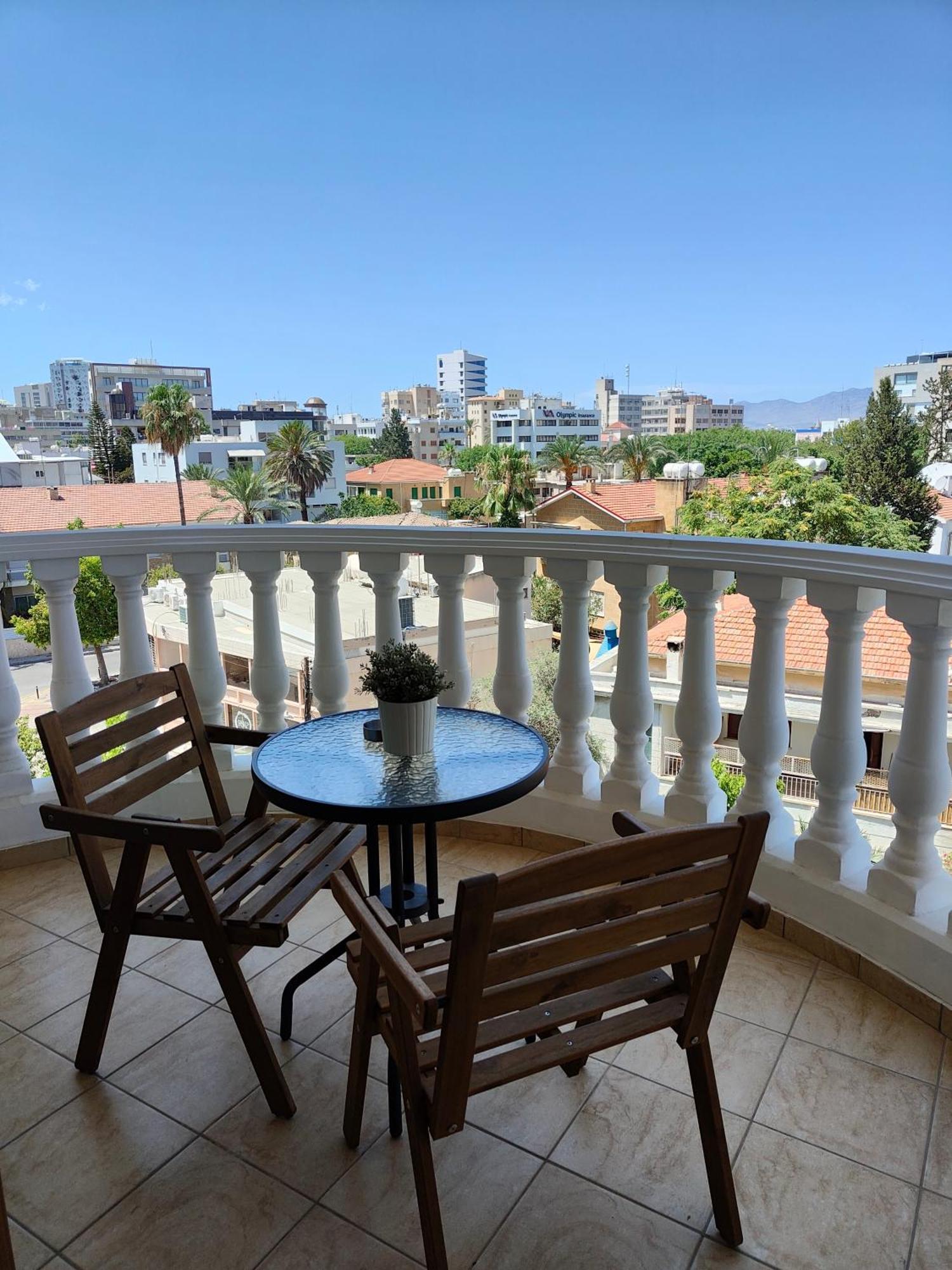Ευ Ζην Central / Ev Zen Central Nicosia Buitenkant foto